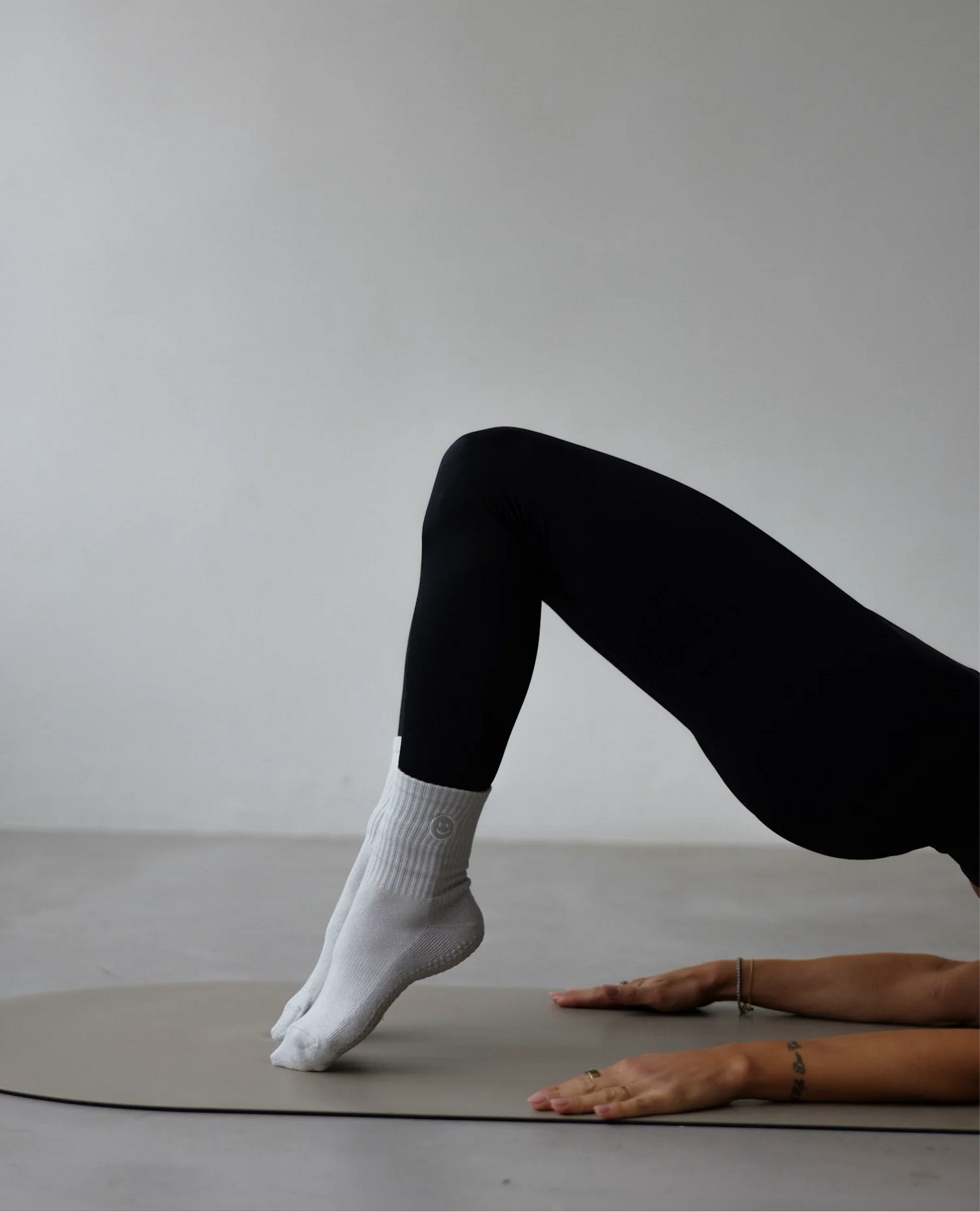 Detailansicht der rutschfesten Sohle – perfekte Bodenhaftung für Pilates, Yoga & Barre