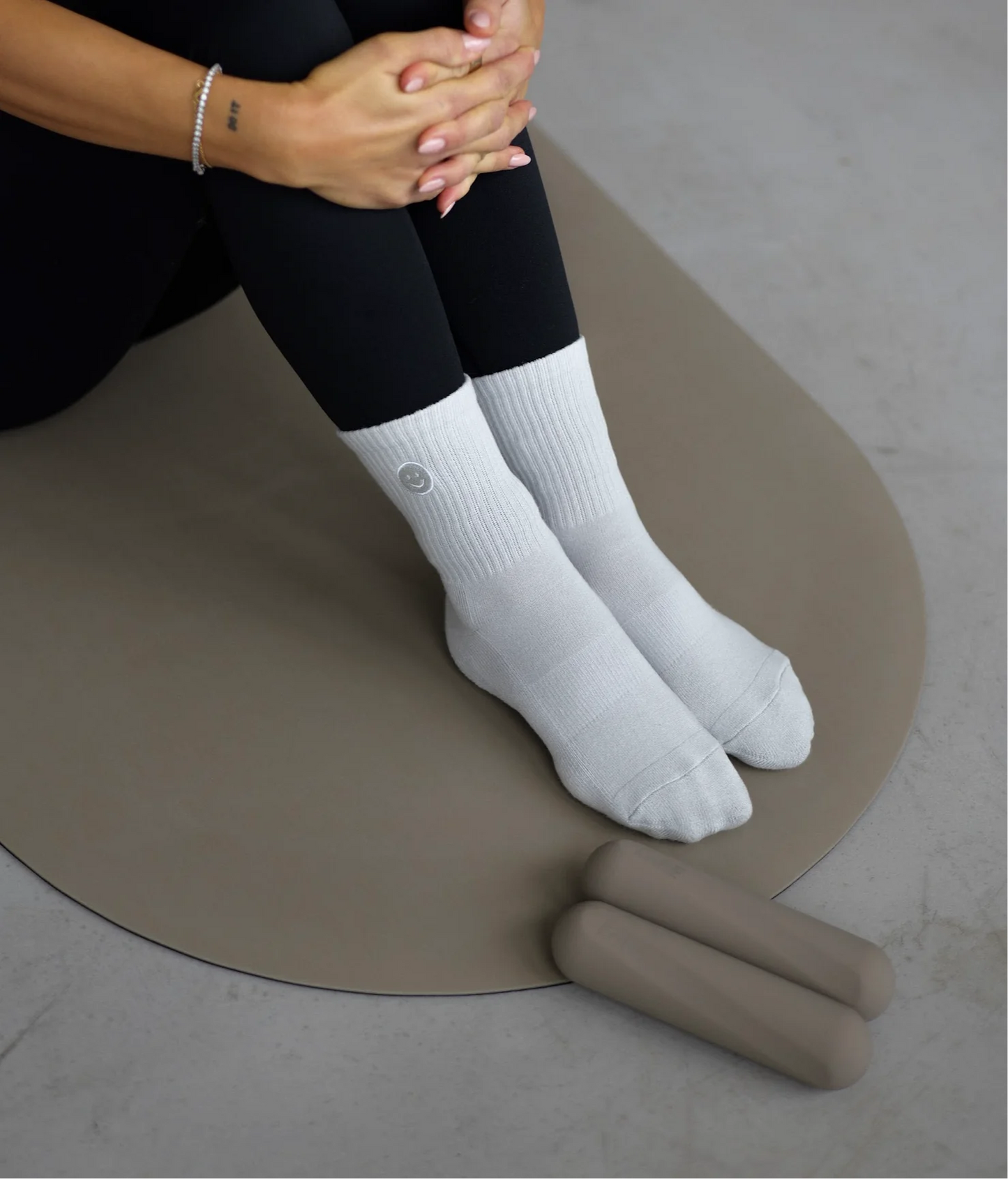 LaBE Pilates Grip Socken mit Smiley – stylisch, bequem & funktional beim Reformer Workout oder Matten Pilates