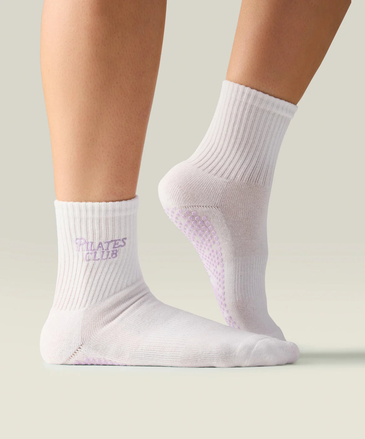 Move Active Crew Grip Socks Pilates Club ivory Model shot