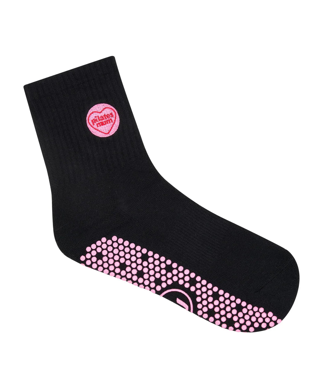 Schwarze Crew-Socken mit pinkem „Pilates Mum“-Herzlogo auf dem Knöchel