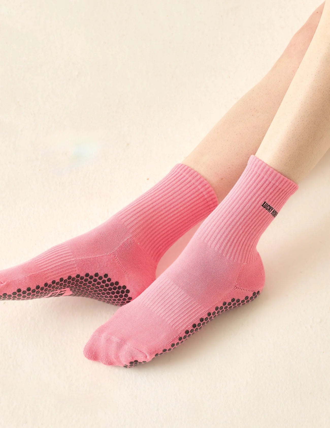 Weiche, atmungsaktive Grip Sock in Bubblegum Pink – ein Must-Have für dein Workout.