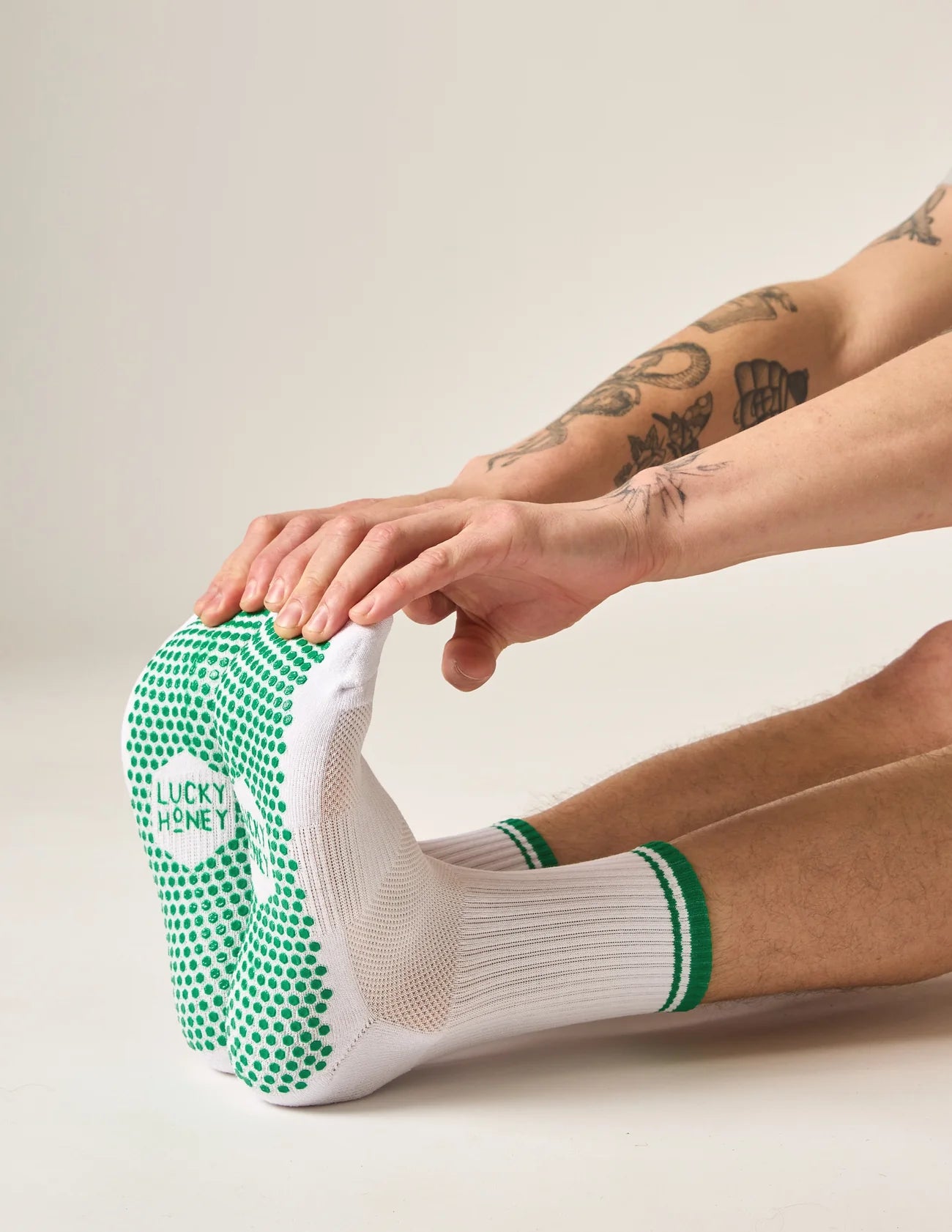 The Koda Grip Socks in kräftigem Grün – funktional, bequem & rutschfest