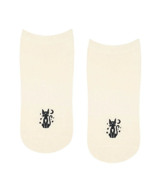 Low Rise Grip Socks black cat