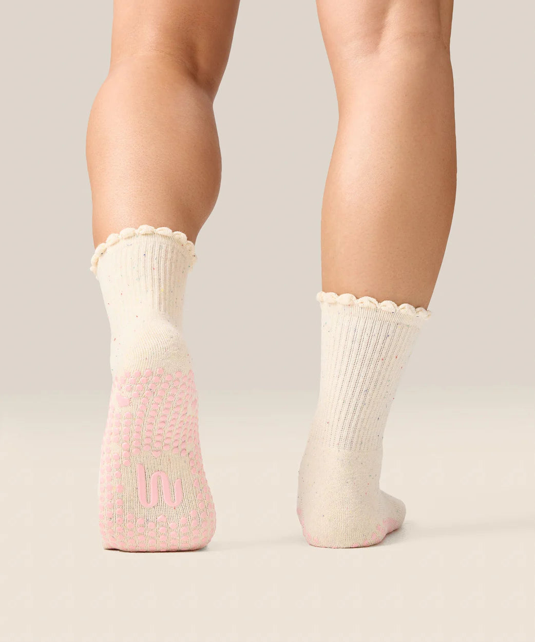 Pilates Crew Socken mit Love Confetti Design