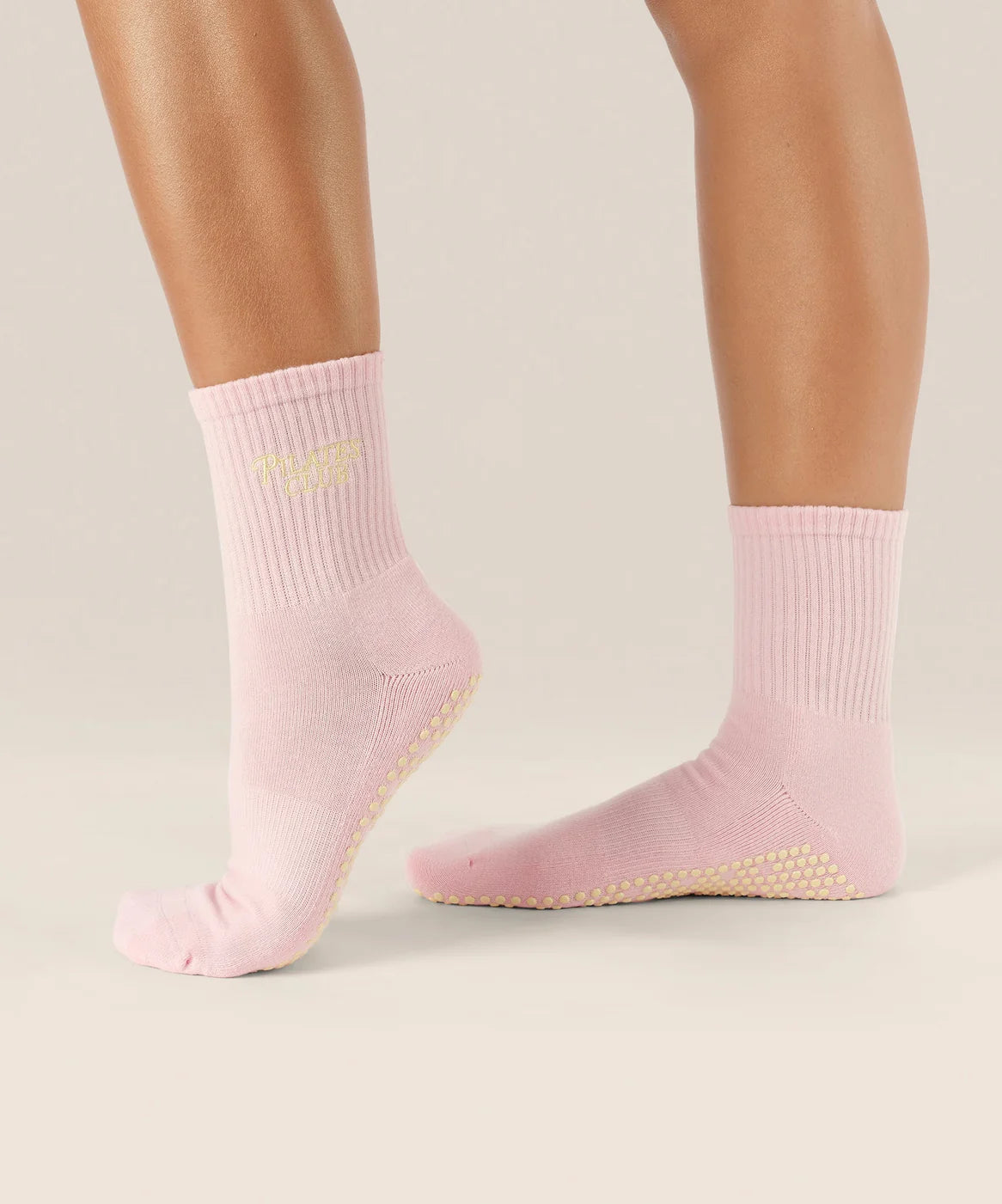 Pinke Pilates Crew Socken mit Club Print