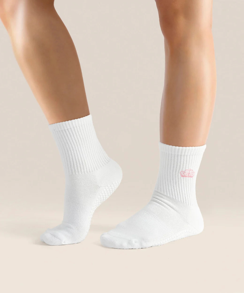 Pink Crown Grip Socks – Seitenansicht am Fuß