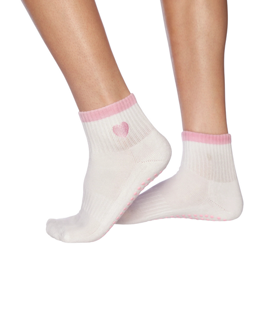 Pink Heart Grip Socken – Süß & rutschfest für Pilates & Barre